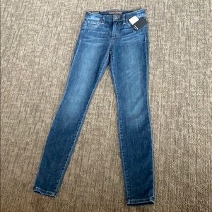 Joe’s “Fiona” mid rise skinny 👖. New with tags!